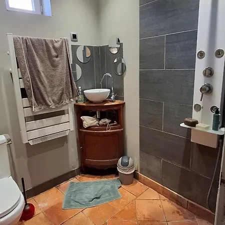 Du Pre Apartment